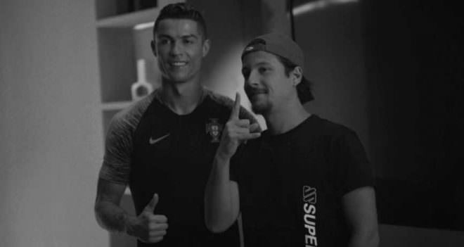 Nekfeu s’affiche aux côtés de Cristiano Ronaldo !