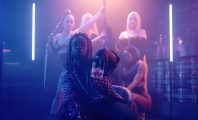 Jok’Air s’invite dans un club de strip-tease pour son nouveau clip « Bonbon à la menthe » !