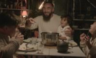 Médine invite sa femme et ses enfants dans son nouveau clip « Enfants forts » !