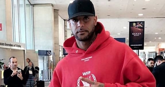 Booba prend le contrôle d’un aéroport et se moque de Kaaris ! (Vidéo)