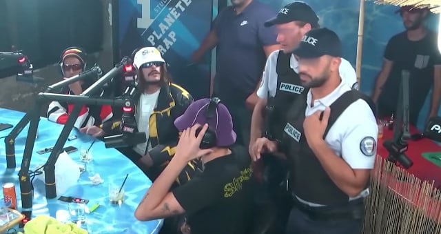 Lorenzo réagit à l’arrestation de son pote Rico en direct dans Planète Rap !