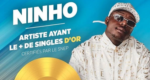 Ninho est le premier rappeur à atteindre la barre des 50 singles d’or !