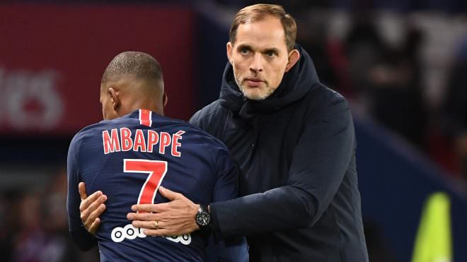 L’attitude de Mbappé envers son coach relance une polémique, et déchaine le web !