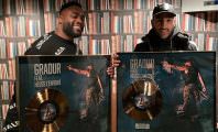 Gradur et Heuss L’Enfoiré fêtent leur disque d’or dans un bar à Paris