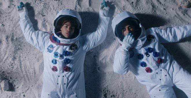 Gambi et Heuss L’Enfoiré sont « Dans l’espace » dans leur nouveau clip
