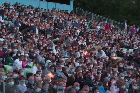 Coronavirus : Le Puy du fou a accueilli 12000 spectateurs hier soir
