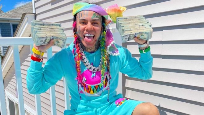 6ix9ine surexpose sa richesse pour narguer ses haters