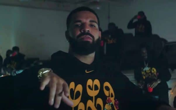 Drake rappe en arabe lors de sa collab’ avec Headie One, la Toile s’affole