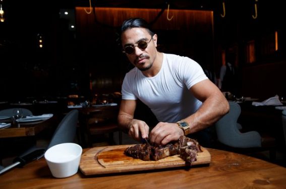 Salt Bae : son restaurant à Boston ferme à cause du Twerk