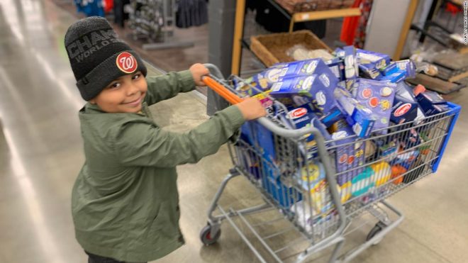 Coronavirus : Un américain de 7 ans ouvre une banque alimentaire