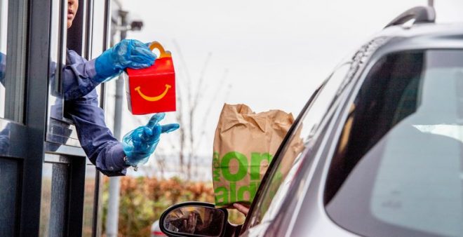 McDonald's : un couple découvre un sac d'argent à la place de sa commande