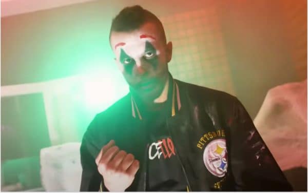 Hayce Lemsi plus bouillant que jamais dans son nouveau clip spécial Halloween