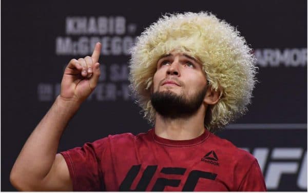 Khabib Nurmagomedov dédie sa victoire à son père et prend sa retraite en étant invaincu