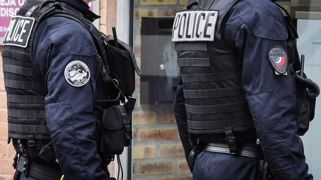 Un commissariat parisien soupçonné de violences policières