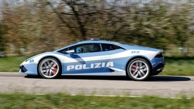 La Police italienne bat les records pour transporter un rein en Lamborghini
