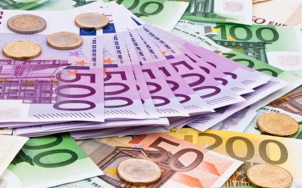 Un prêt de 10 000 euros du gouvernement pour les moins de 25 ans ?