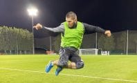 Khabib Nurmagomedov prêt à abandonner l'UFC pour devenir footballeur ?