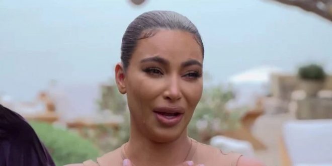 Kim Kardashian s'effondre en évoquant son divorce avec Kanye West