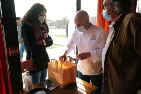 Colmar : des chefs étoiles offrent des repas à des étudiants