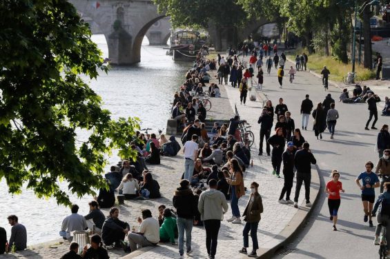 COVID-19 : l'interdiction d'alcool sur la voie publique renforcée à Paris