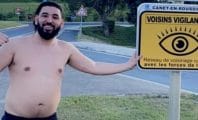 Mohamed Henni doit courir en tenue d’Adam : il provoque un raz de marée