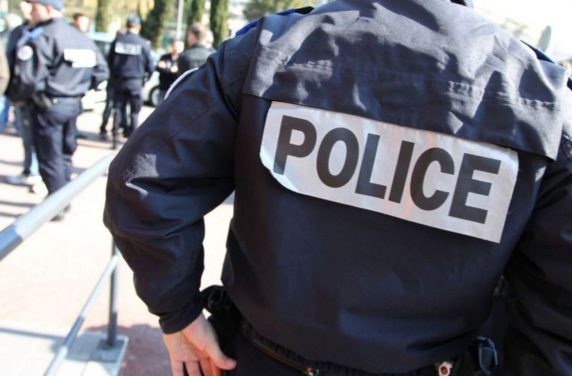 Epinay sur Seine : des photos de policiers affichées dans des halls d’immeuble