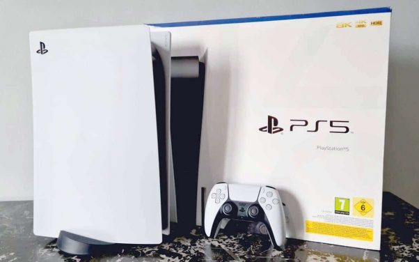 Une PS5 se vend pour 20 000 euros aux enchères