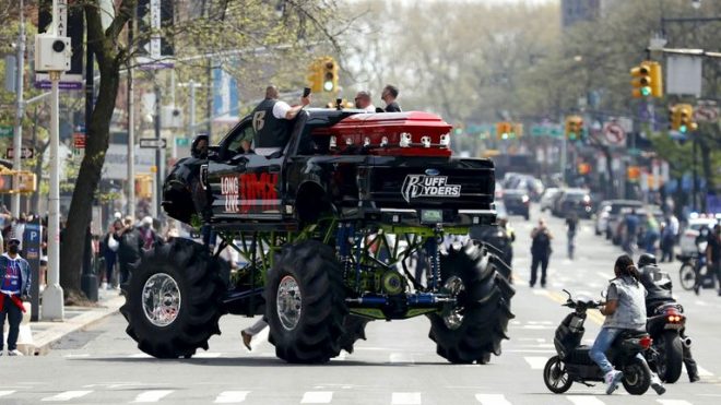 DMX : Kanye West, parade de motards… New York sort le grand jeu pour ses adieux