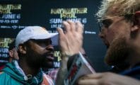 Floyd Mayweather remet physiquement Jake Paul à sa place