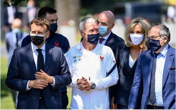 Emmanuel Macron met fin à la polémique sur l’hymne des Bleus réalisé par Youssoupha