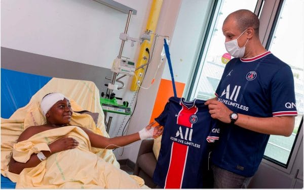 Rim’K offre des maillots du PSG à des enfants malades à l’hôpital Necker