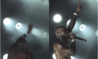 DaBaby esquive une chaussure de justesse pendant son set Rolling Loud