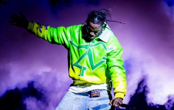 Travis Scott paye les amendes de couvre-feu de ses fans présents au Rolling Loud