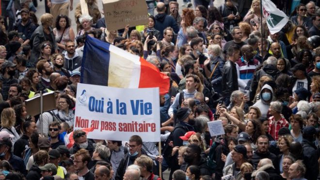 Pass Sanitaire : des milliers de manifestants se sont mobilisés en France