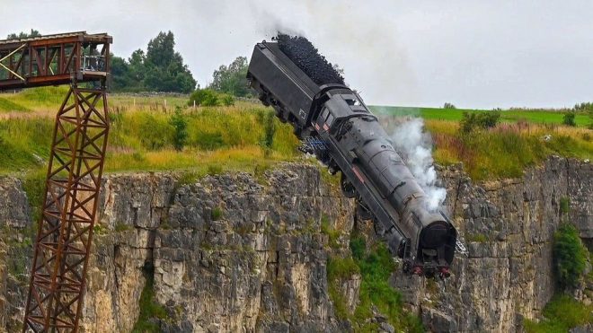 Mission Impossible 7 : une locomotive est tombée d’une falaise