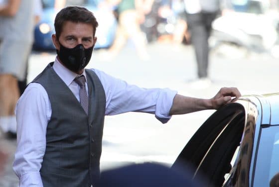 Mission Impossible 7 : Tom Cruise débarque en hélicoptère chez une famille