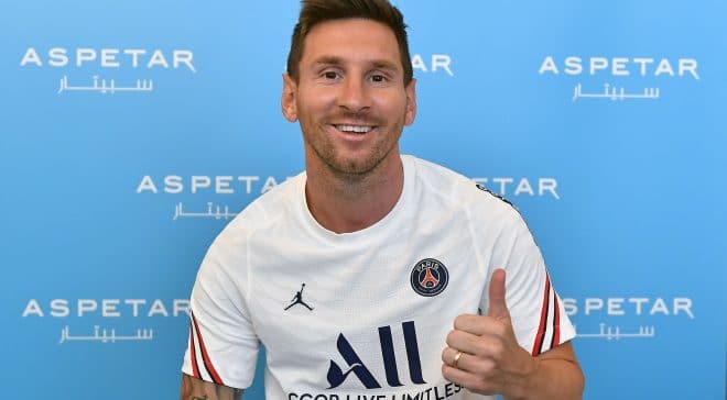 PARIS, FRANCE - AUGUST 10: Lionel Messi poses before his medical tests ahead of signing for Paris Saint-Germain on August 10, 2021 in Paris, France. (Photo by Aurelien Meunier - PSG/PSG via Getty Images)