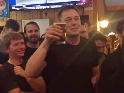 Après la tequila, Elon Musk se lance dans la bière avec TESLA