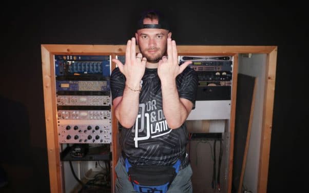 Culture Marseille (13) , le 16 juin 2021 Portrait du rappeur Jul dans son studio d'enregistrement à quelques jours seulement de la sortie de son nouvel album " Demain ça ira " Photo LP / Fred Dugit