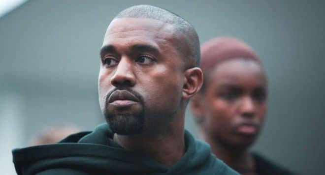 Kanye West encore pris en flag' en train de porter du Nike