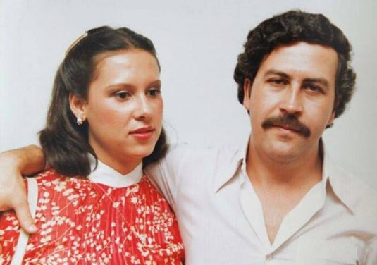 La veuve de Pablo Escobar l’accuse de les avoir laissé sans argent