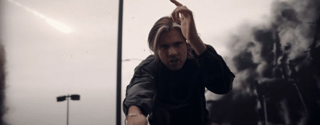OrelSan s’engage avec son titre « L’odeur de l’essence »