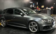 Jul vient de mettre en vente son Audi RS3 dédicacé