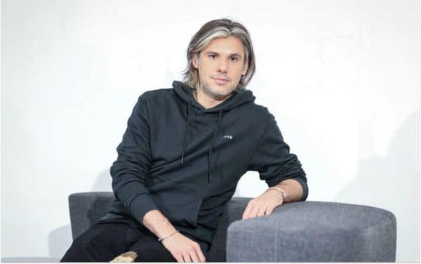 Orelsan obtient le double disque de platine le plus rapide de l’histoire du rap français