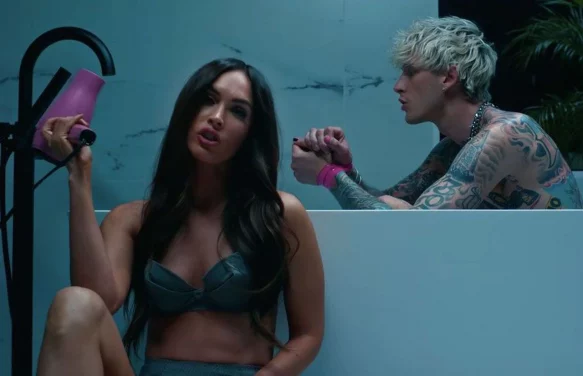 Megan Fox et Machine Gun Kelly scellent leurs fiançailles avec un pacte sanglant