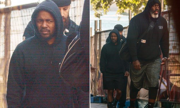 EXCLUSIVE: Kendrick Lamar goes for a stroll around Sydney with his massive bodyguard. 24 Jul 2018 Pictured: Kendrick Lamar. Photo credit: MEGA TheMegaAgency.com +1 888 505 6342 (Mega Agency TagID: MEGA256211_017.jpg) [Photo via Mega Agency]