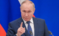 Vladimir Poutine ordonne de mettre les «forces de dissuasion» nucléaire en état d'alerte maximale