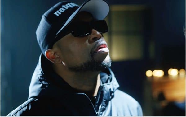 Rohff balance de grosses punchlines dans son nouveau clip « Valeur inversée »