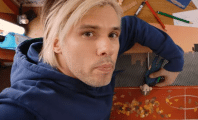 Orelsan surprend tout le monde avec le magnifique clip de « La Quête »