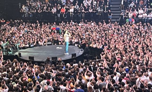 Orelsan : une fan handicapée se fait agresser par un groupe à l’un de ses concerts